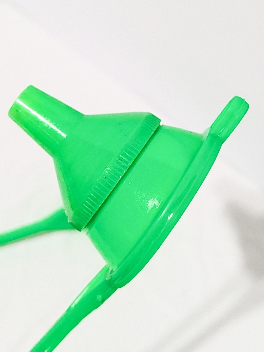 Plastic Strainers with Funnel Attachments, Green - Picture 4 of 8